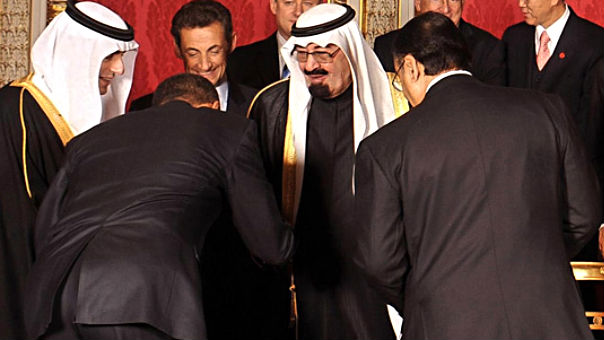 obama-bowing-to-saudi-king